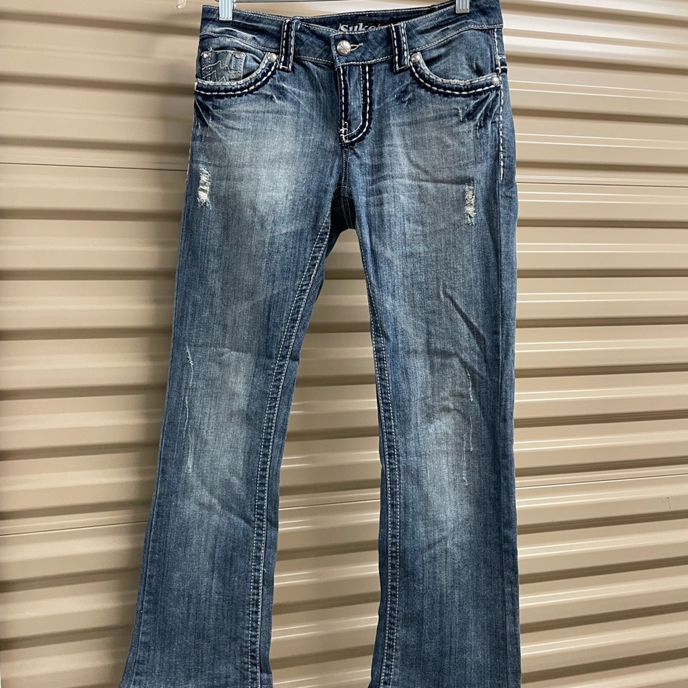 Down from $50!🎉Excellent Distressed Suko Jeans